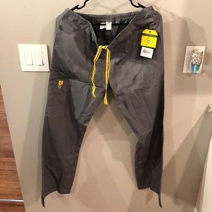 Gray scrubs size M